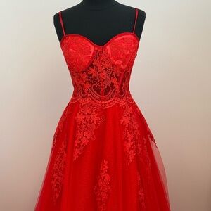 Elegant Red Lace Wedding Dress